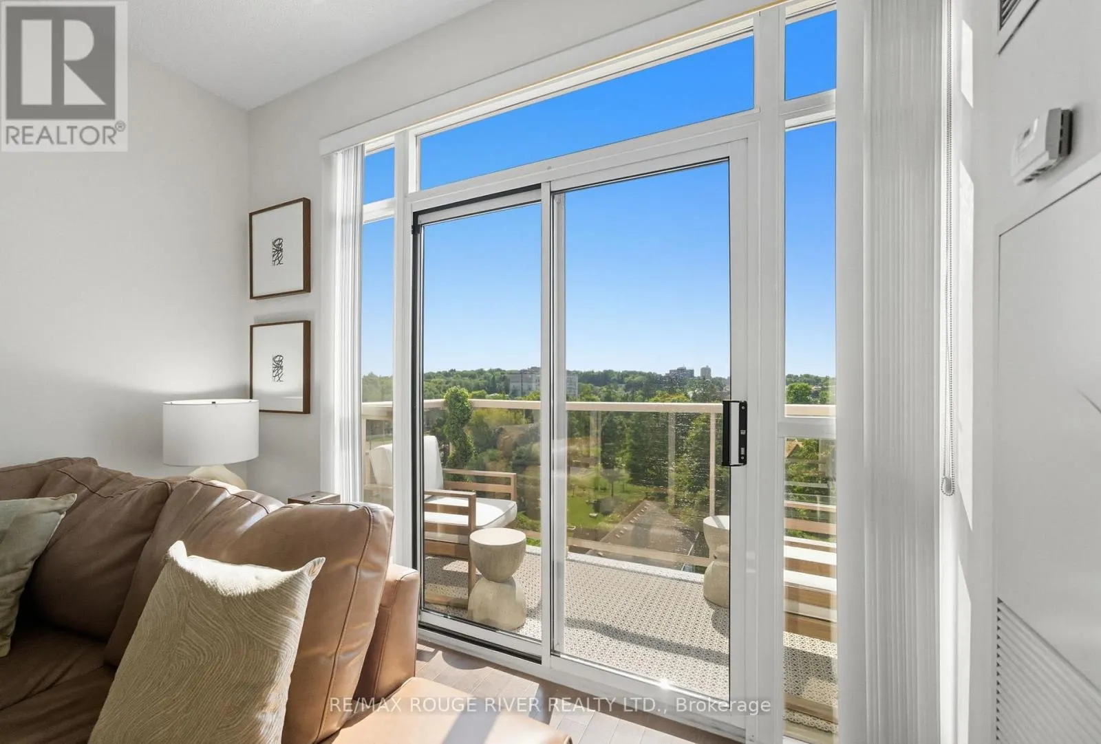 PH917 - 3650 KINGSTON ROAD