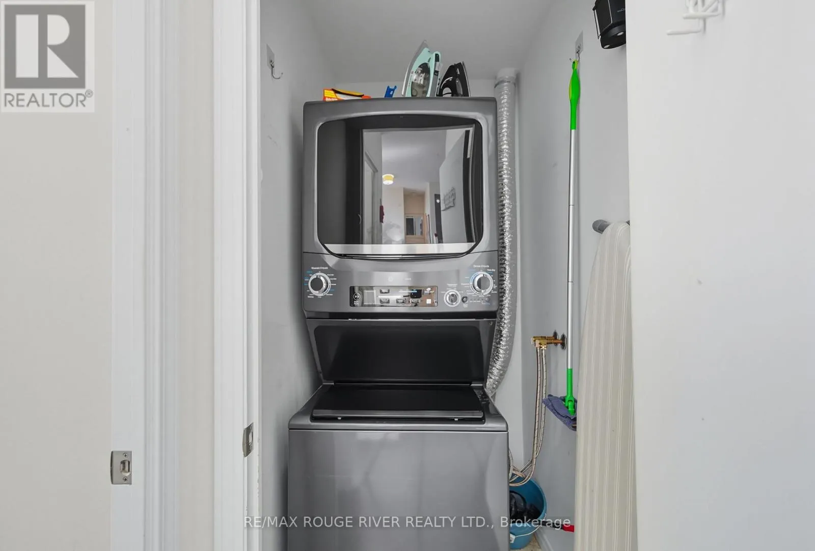 PH917 - 3650 KINGSTON ROAD