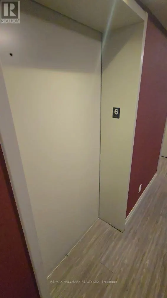 612 - 30 MEADOWGLEN PLACE