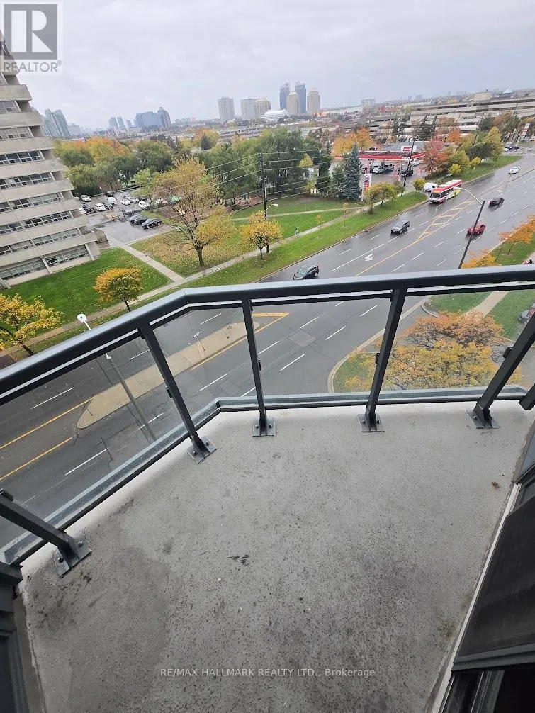 612 - 30 MEADOWGLEN PLACE