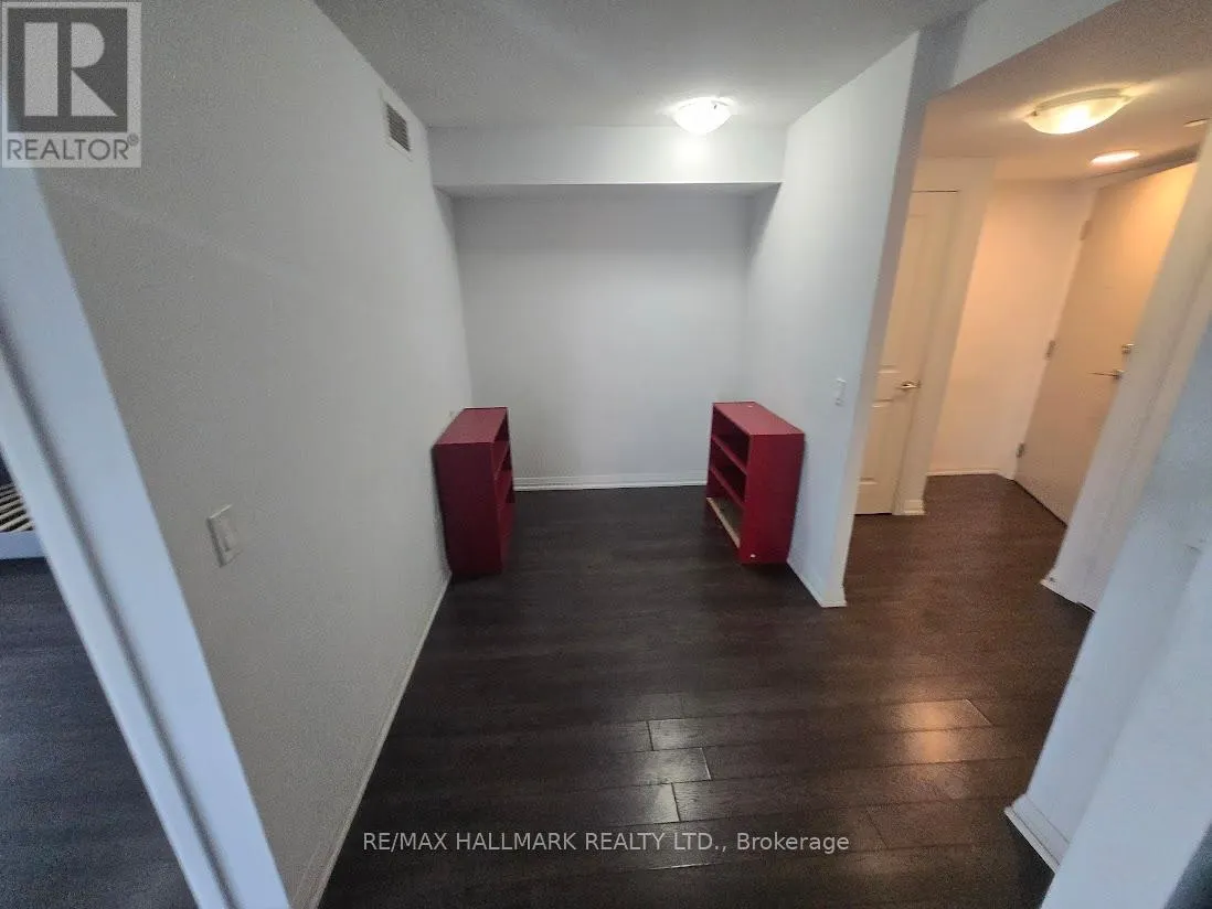 612 - 30 MEADOWGLEN PLACE