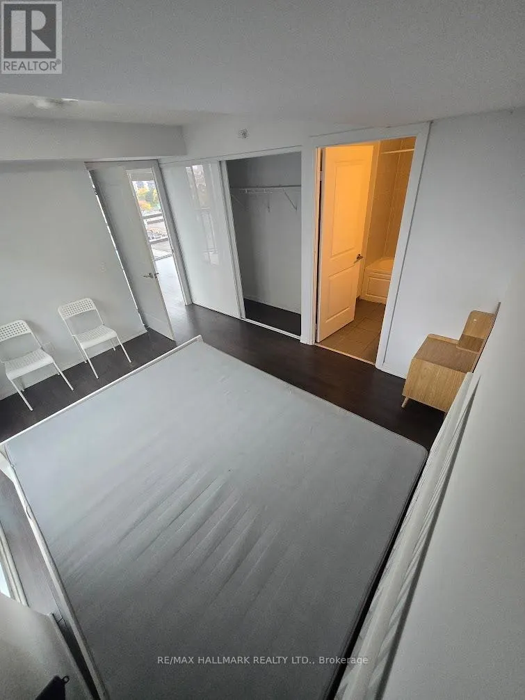 612 - 30 MEADOWGLEN PLACE