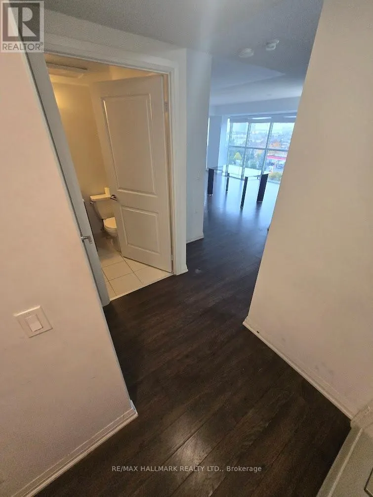 612 - 30 MEADOWGLEN PLACE