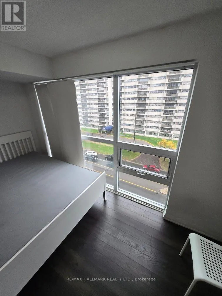 612 - 30 MEADOWGLEN PLACE