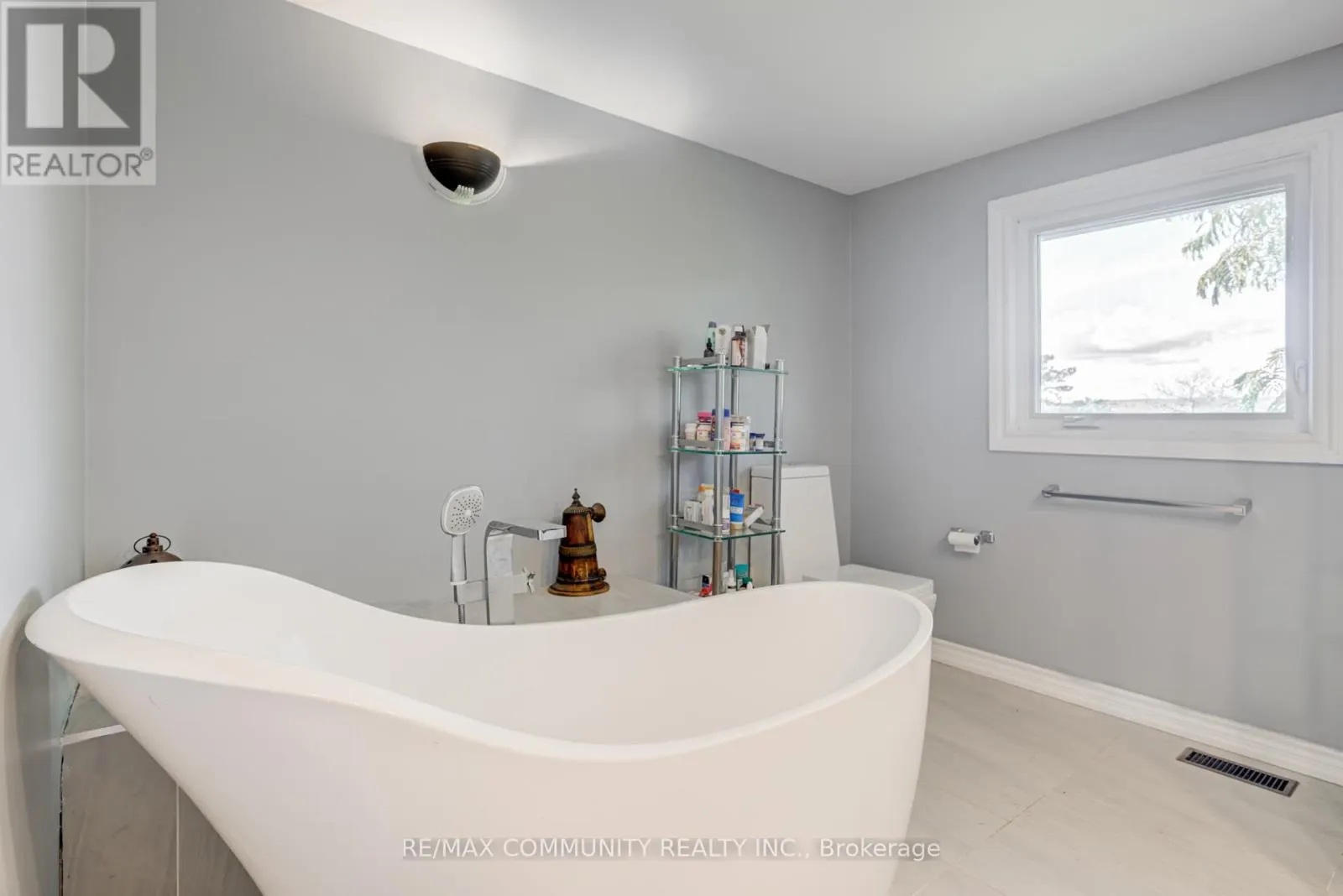 8 - 3504 CONCESSION ROAD