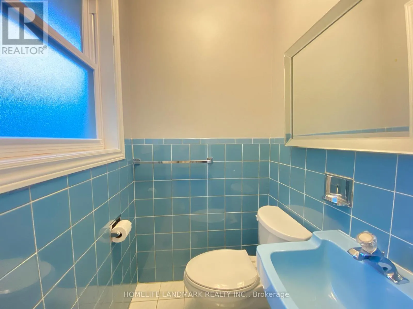 UPPER - 156 GUILDWOOD PARKWAY