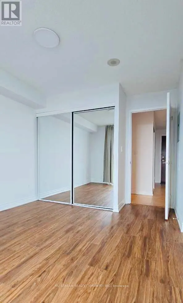 8D - 6 ROSEBANK DRIVE