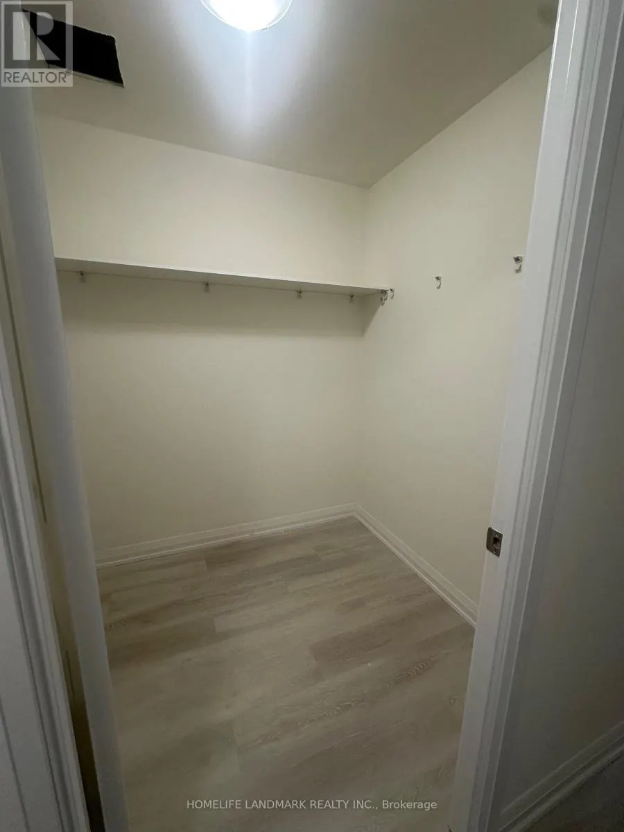 305 - 3260 SHEPPARD AVENUE E