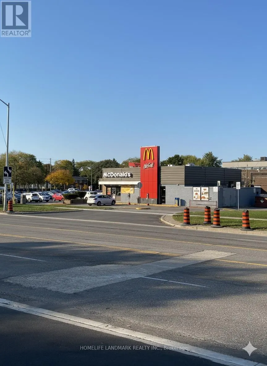 305 - 3260 SHEPPARD AVENUE E