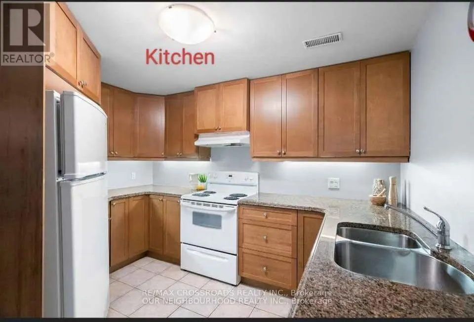 1105 CENTRE STREET S