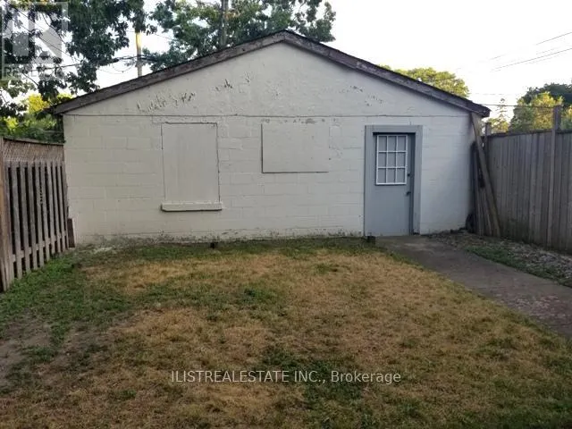 MAIN FL - 2143 GERRARD STREET E