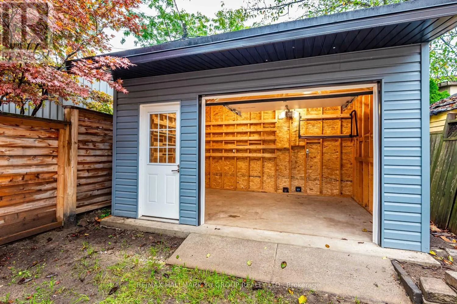 402 MILVERTON BOULEVARD