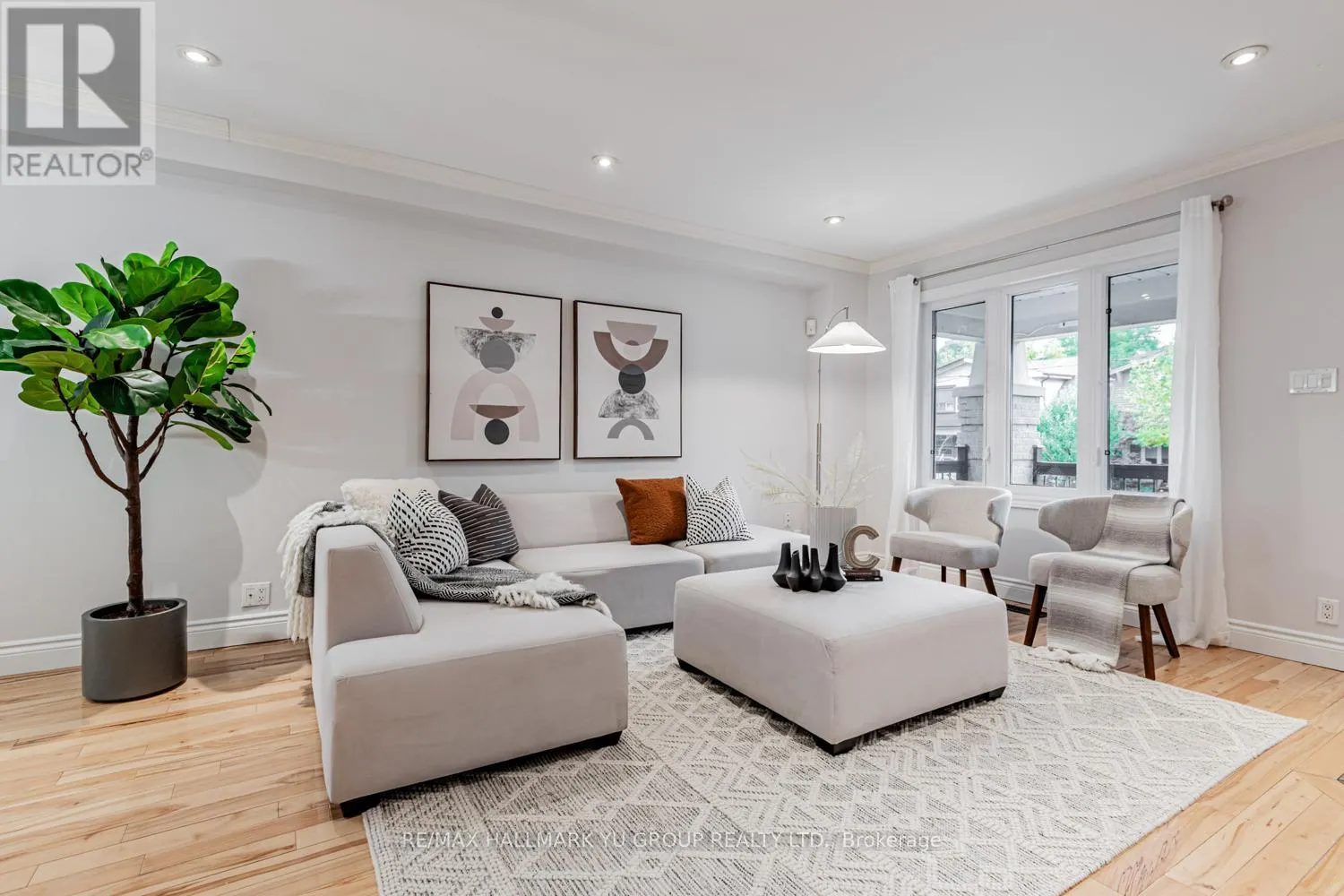 402 MILVERTON BOULEVARD