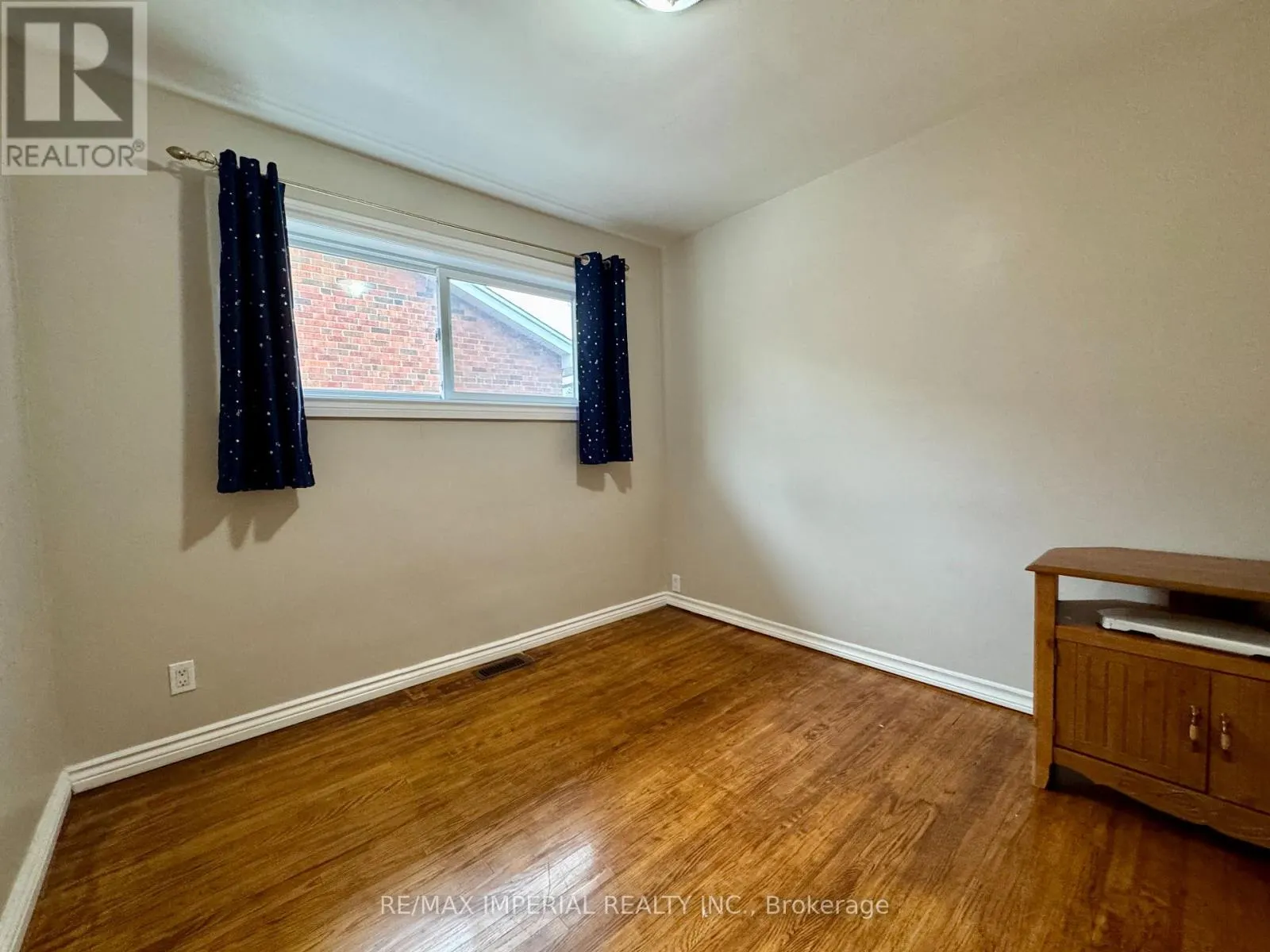 MAIN - 30 IVORDALE CRESCENT