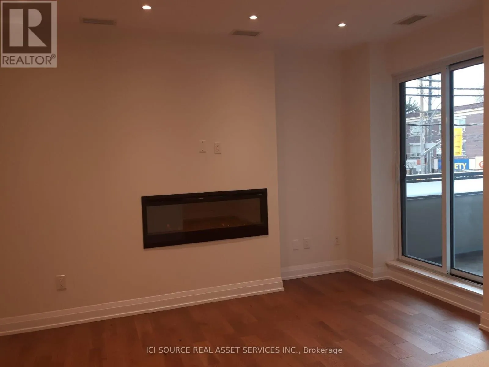 208 - 200 WOODBINE AVENUE