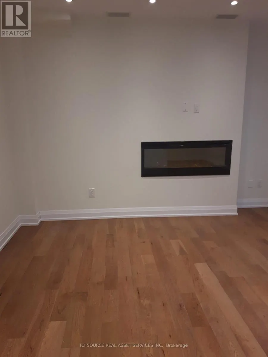 208 - 200 WOODBINE AVENUE