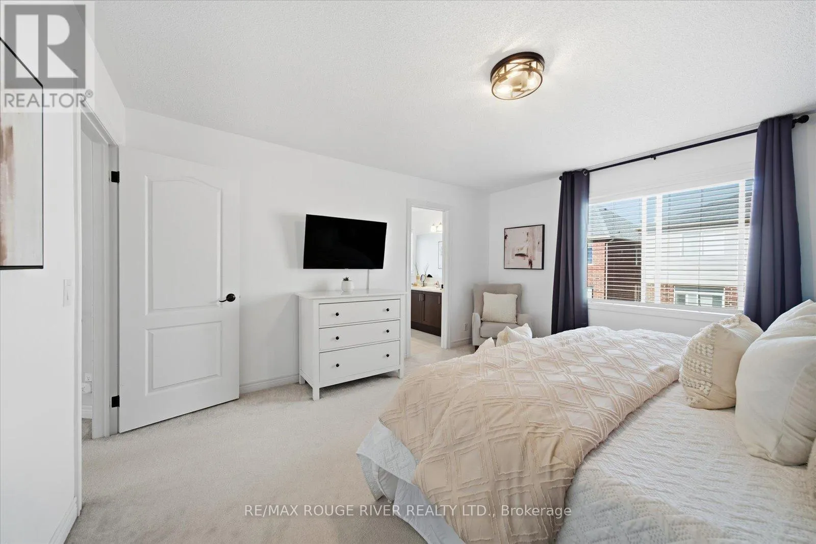 245 BLACKWELL CRESCENT