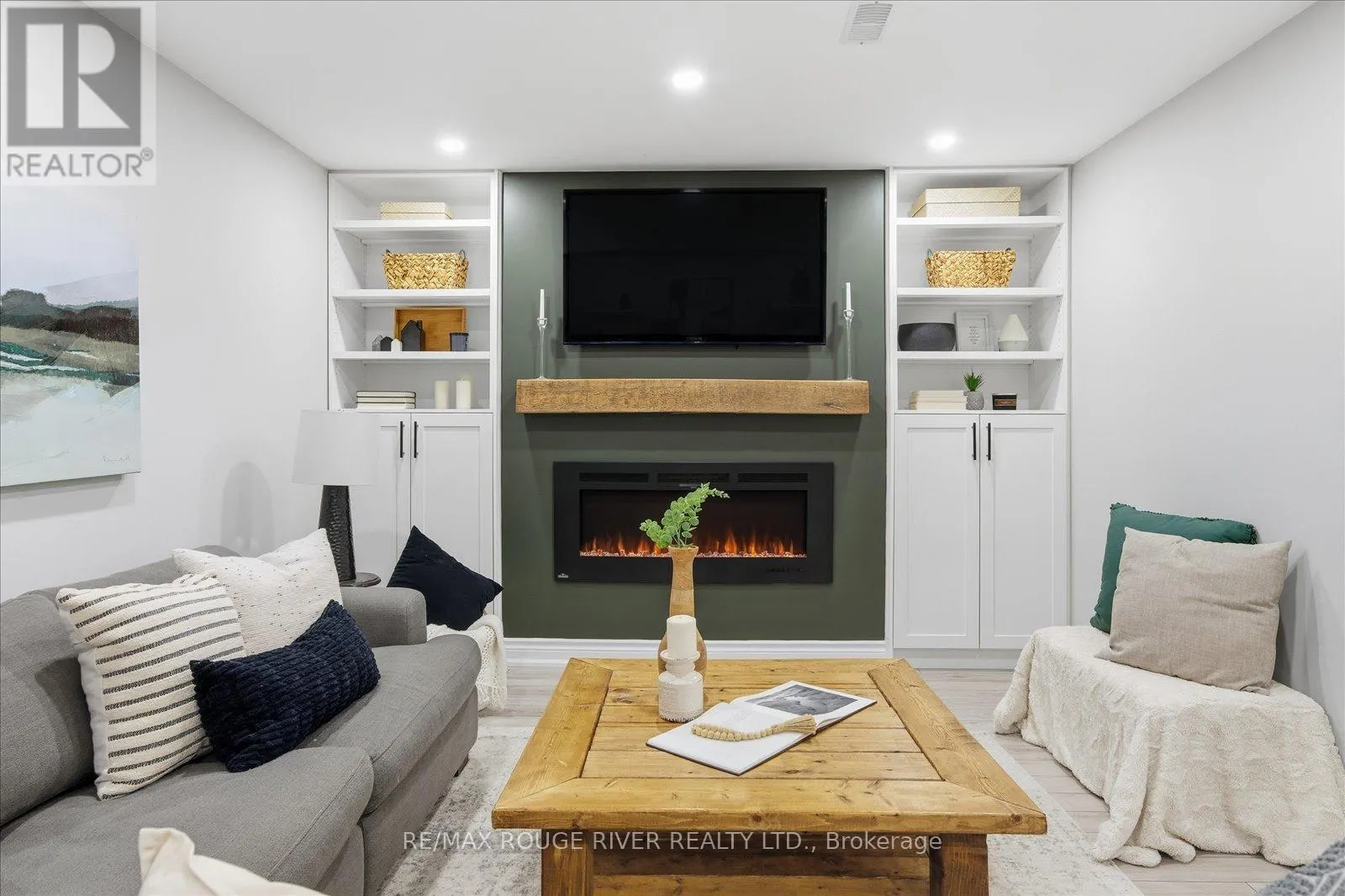 245 BLACKWELL CRESCENT