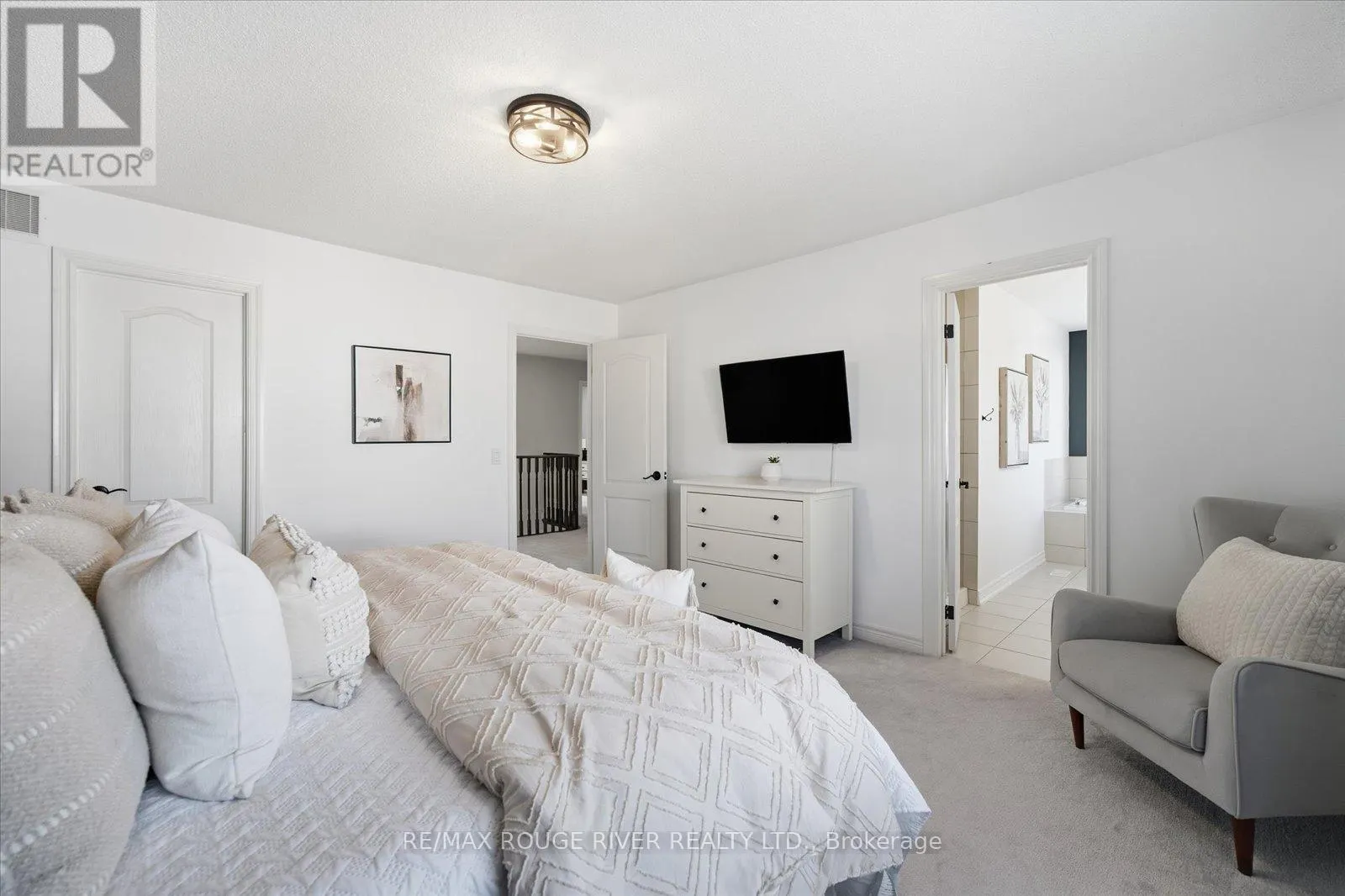 245 BLACKWELL CRESCENT