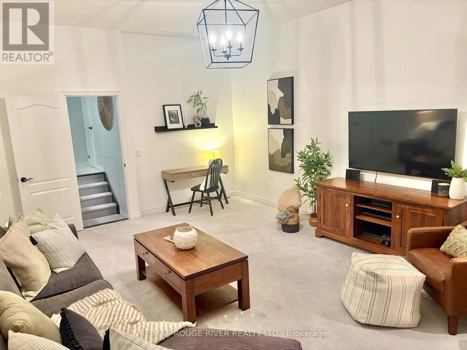 245 BLACKWELL CRESCENT