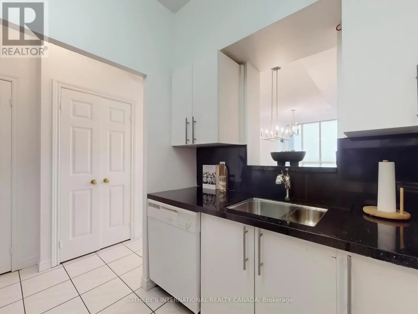 LPH18 - 2627 MCCOWAN ROAD