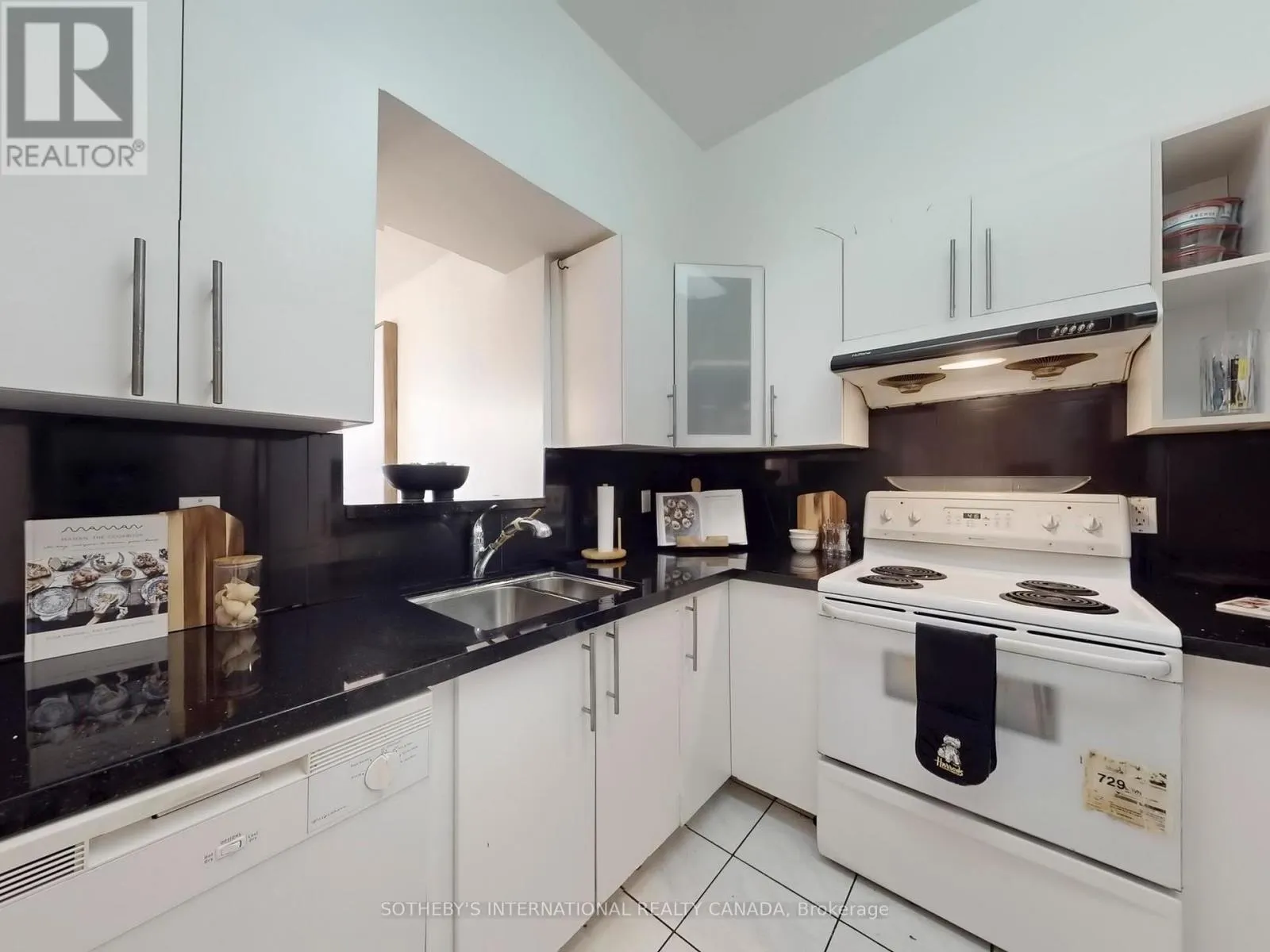 LPH18 - 2627 MCCOWAN ROAD