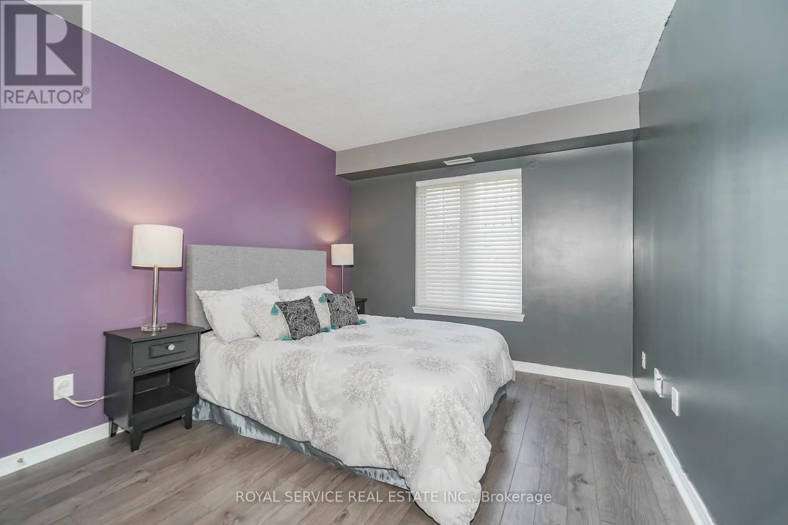 207 - 90 ASPEN SPRINGS DRIVE, #207