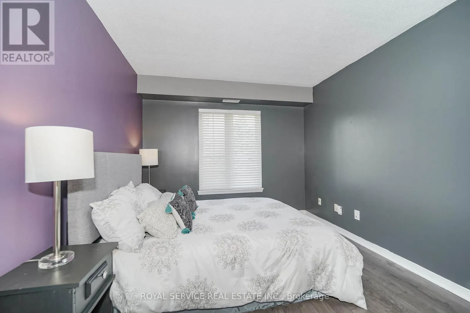 207 - 90 ASPEN SPRINGS DRIVE, #207