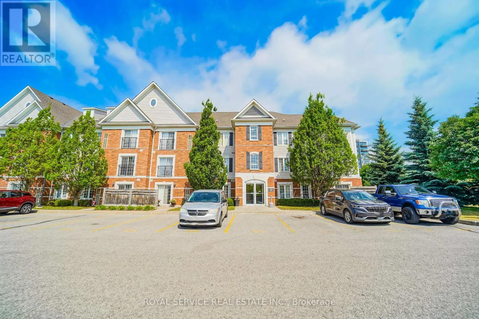 207 - 90 ASPEN SPRINGS DRIVE, #207