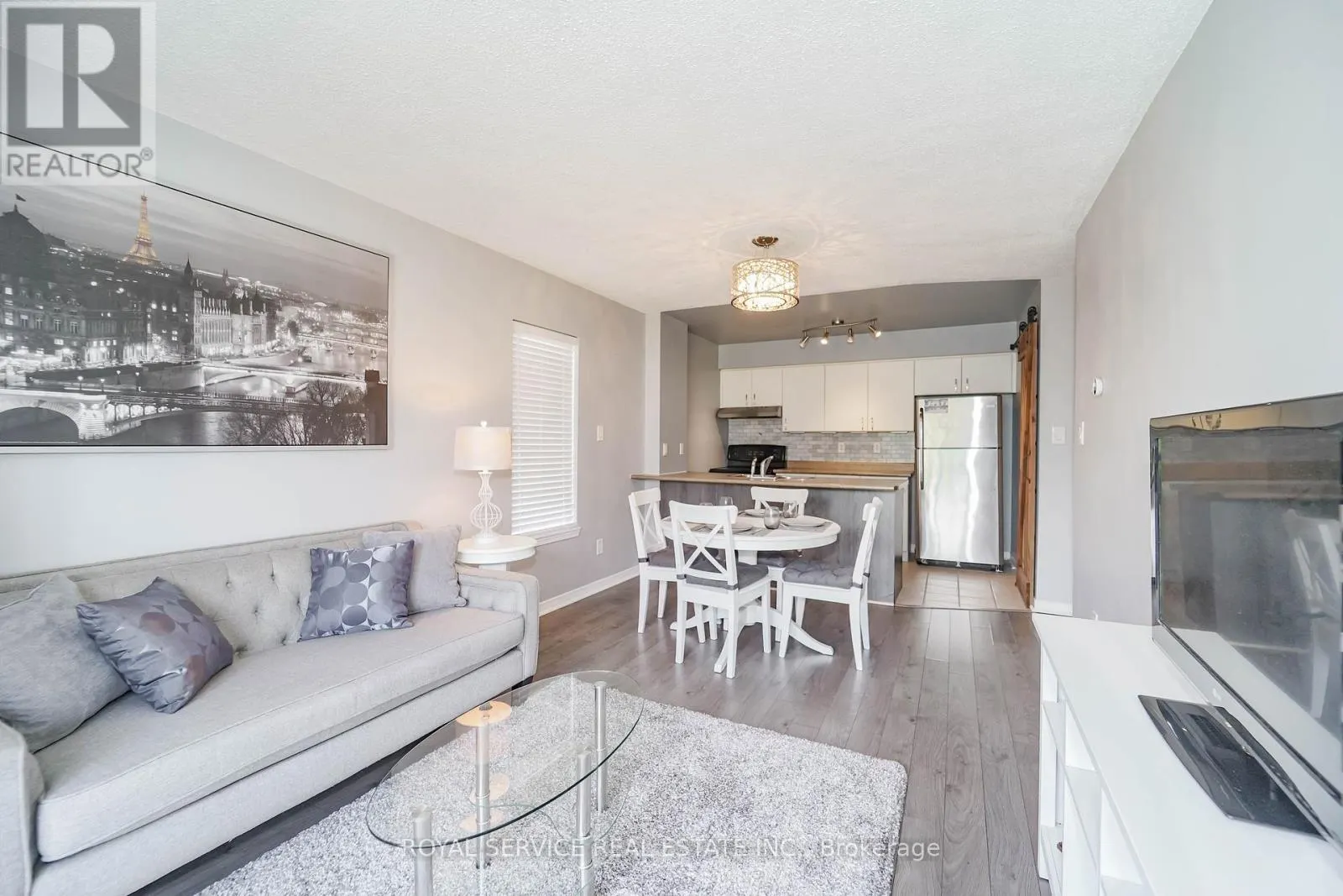 207 - 90 ASPEN SPRINGS DRIVE, #207