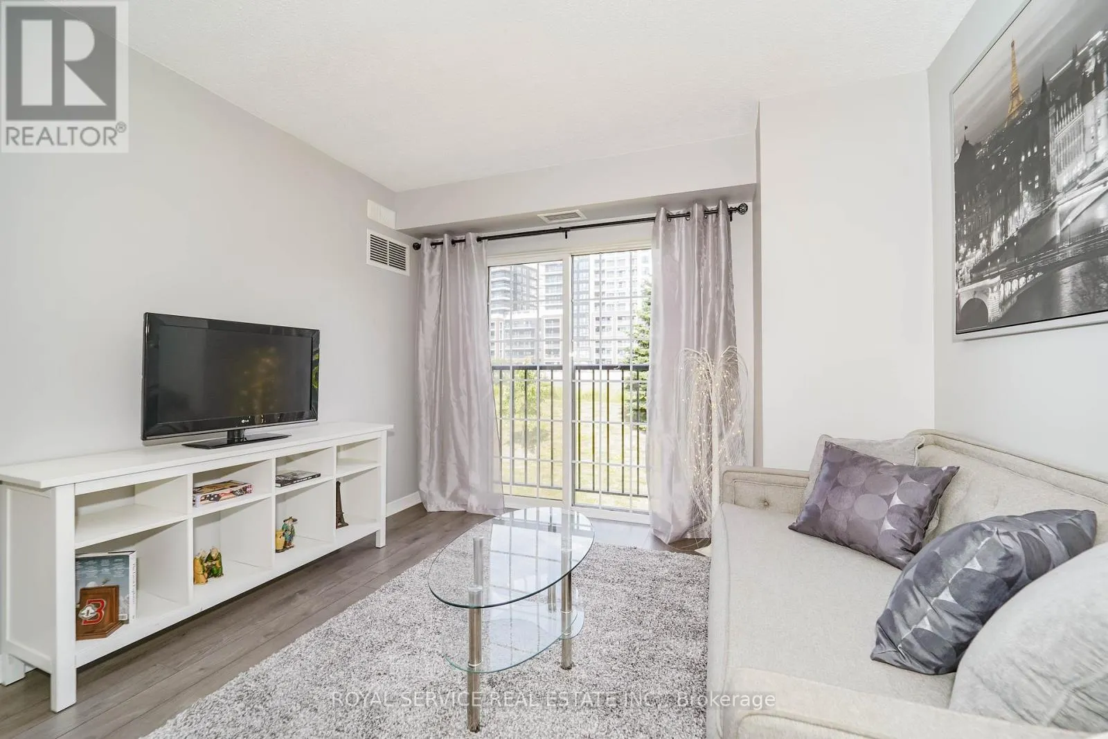 207 - 90 ASPEN SPRINGS DRIVE, #207