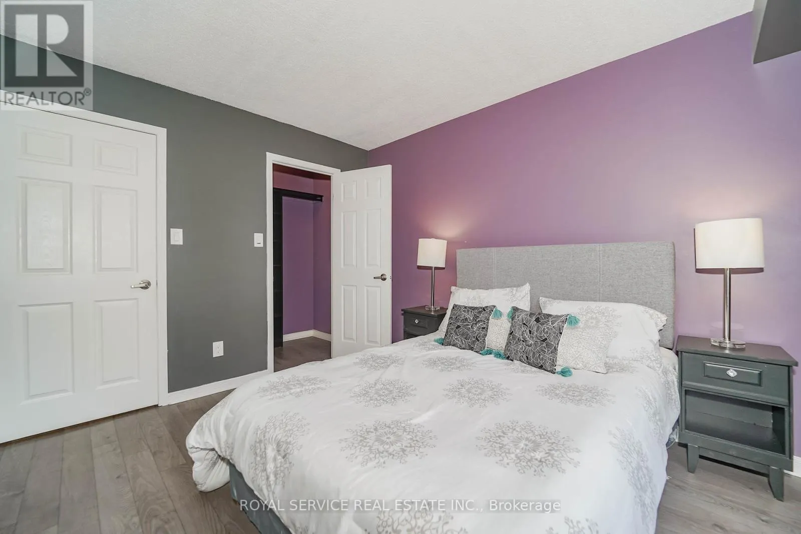 207 - 90 ASPEN SPRINGS DRIVE, #207