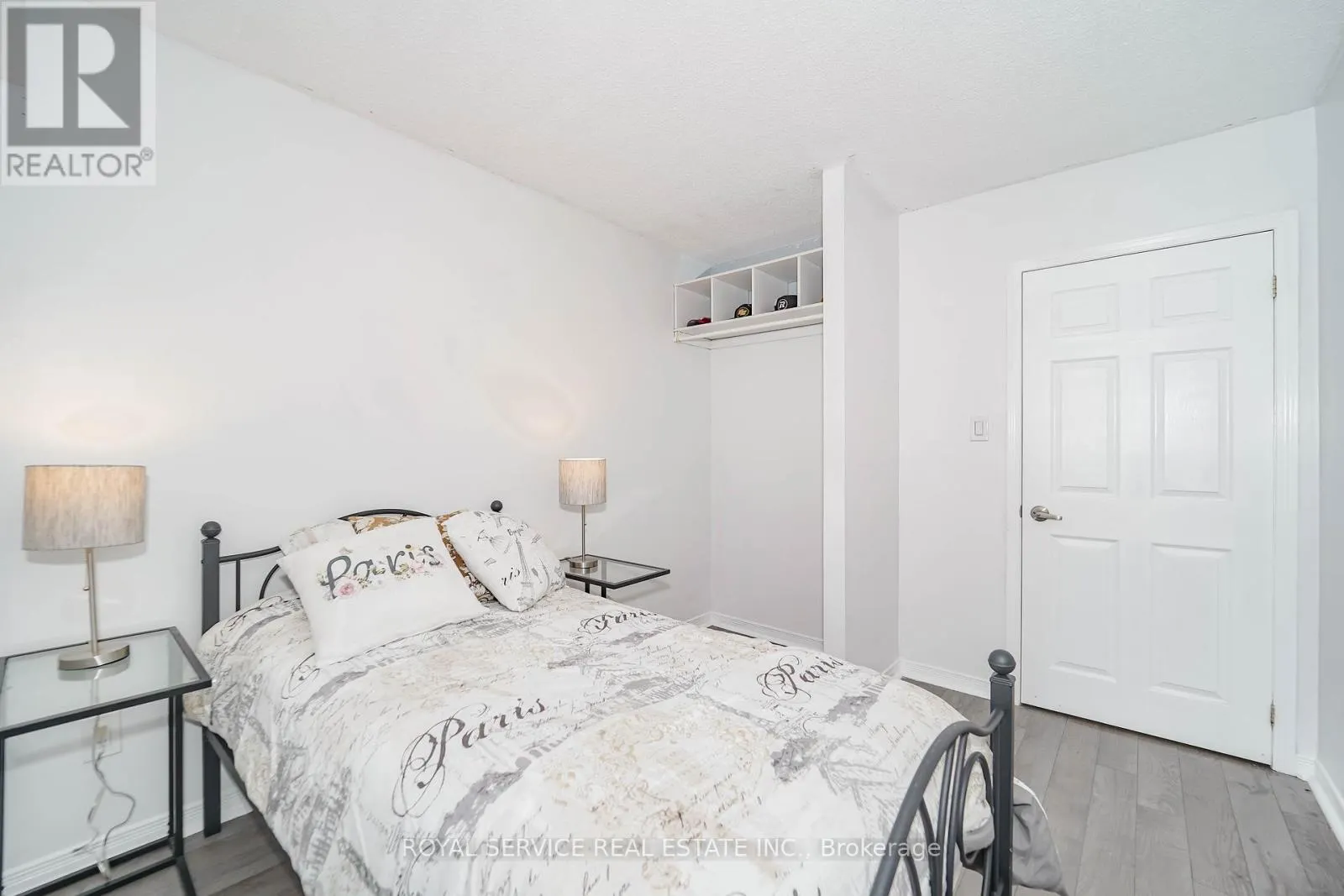 207 - 90 ASPEN SPRINGS DRIVE, #207