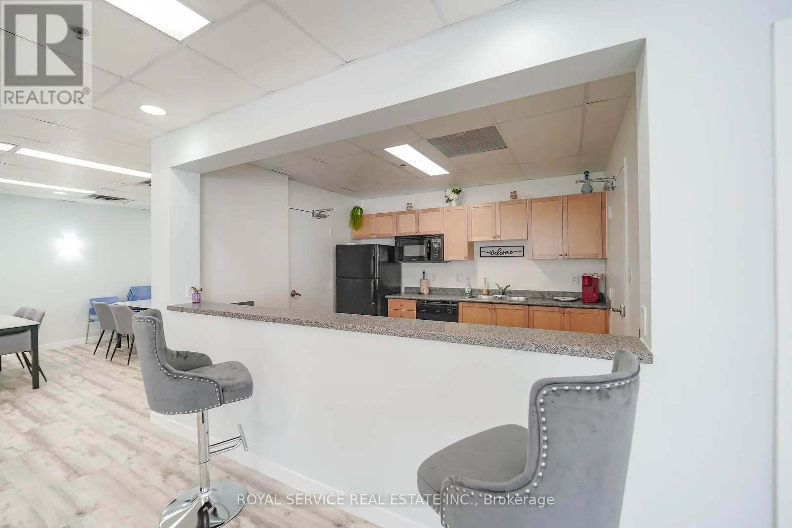 207 - 90 ASPEN SPRINGS DRIVE, #207