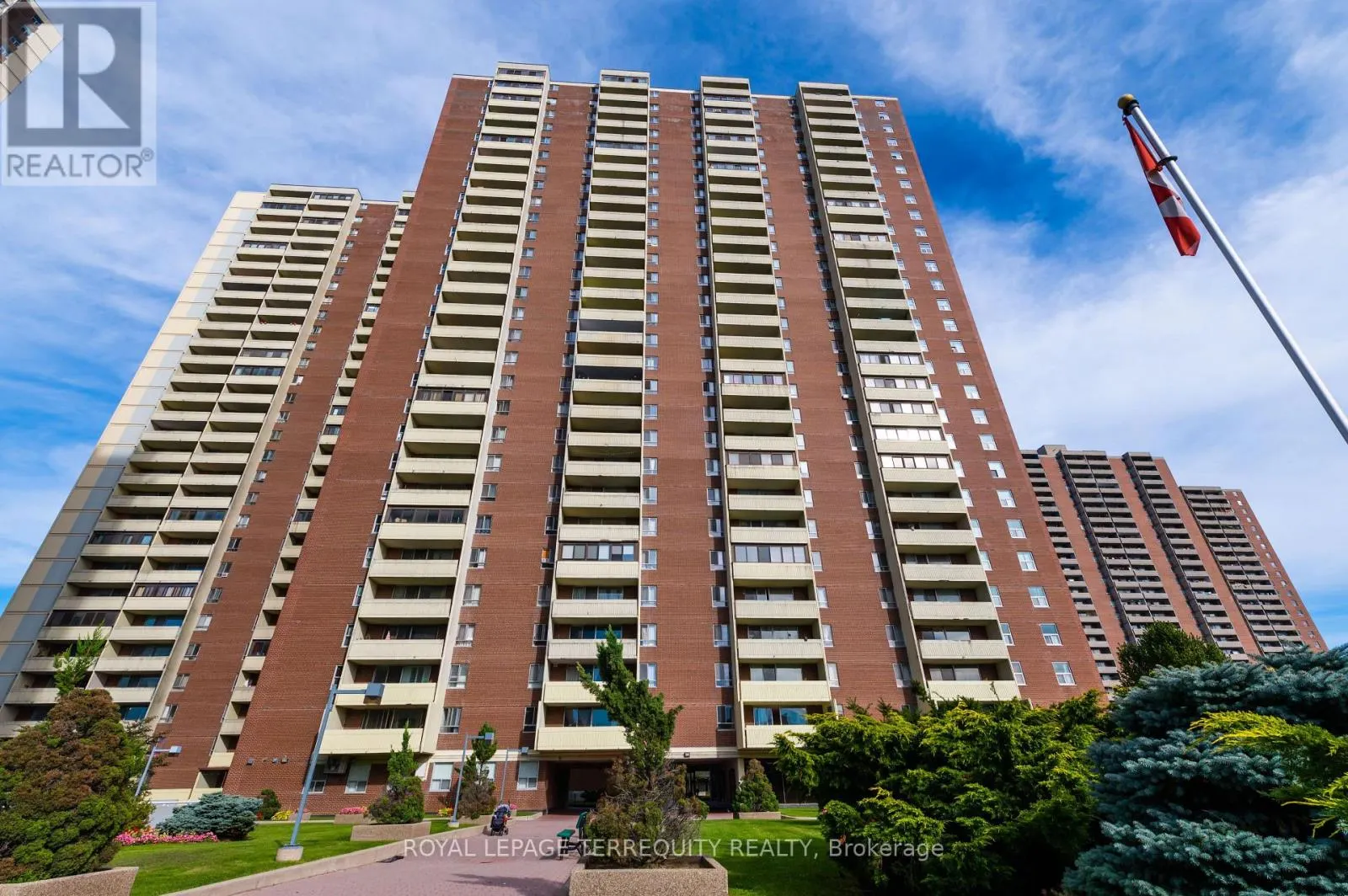 2807 - 5 MASSEY SQUARE