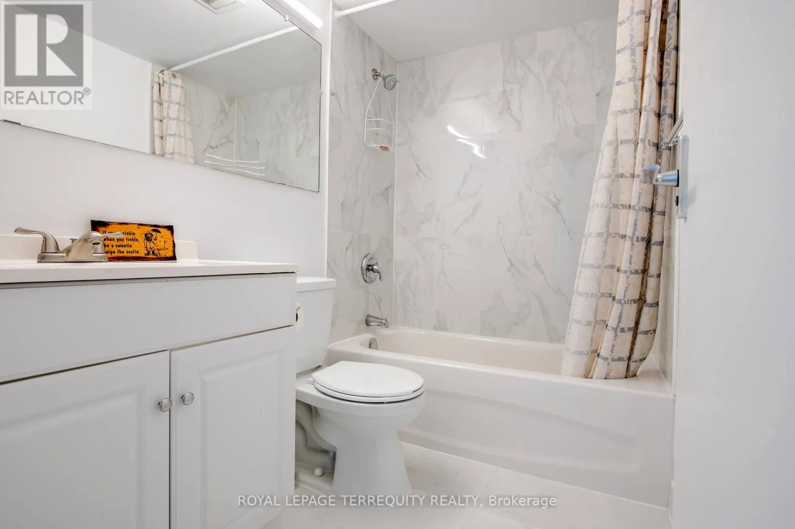 2807 - 5 MASSEY SQUARE