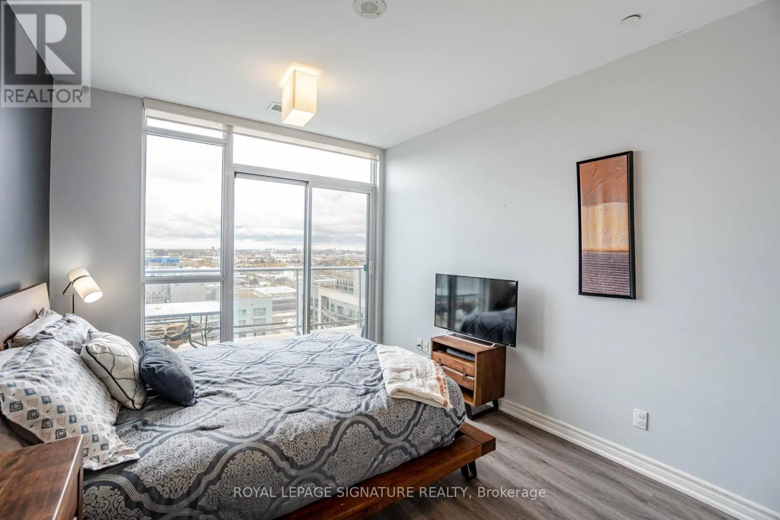 PH01 - 1328 BIRCHMOUNT ROAD