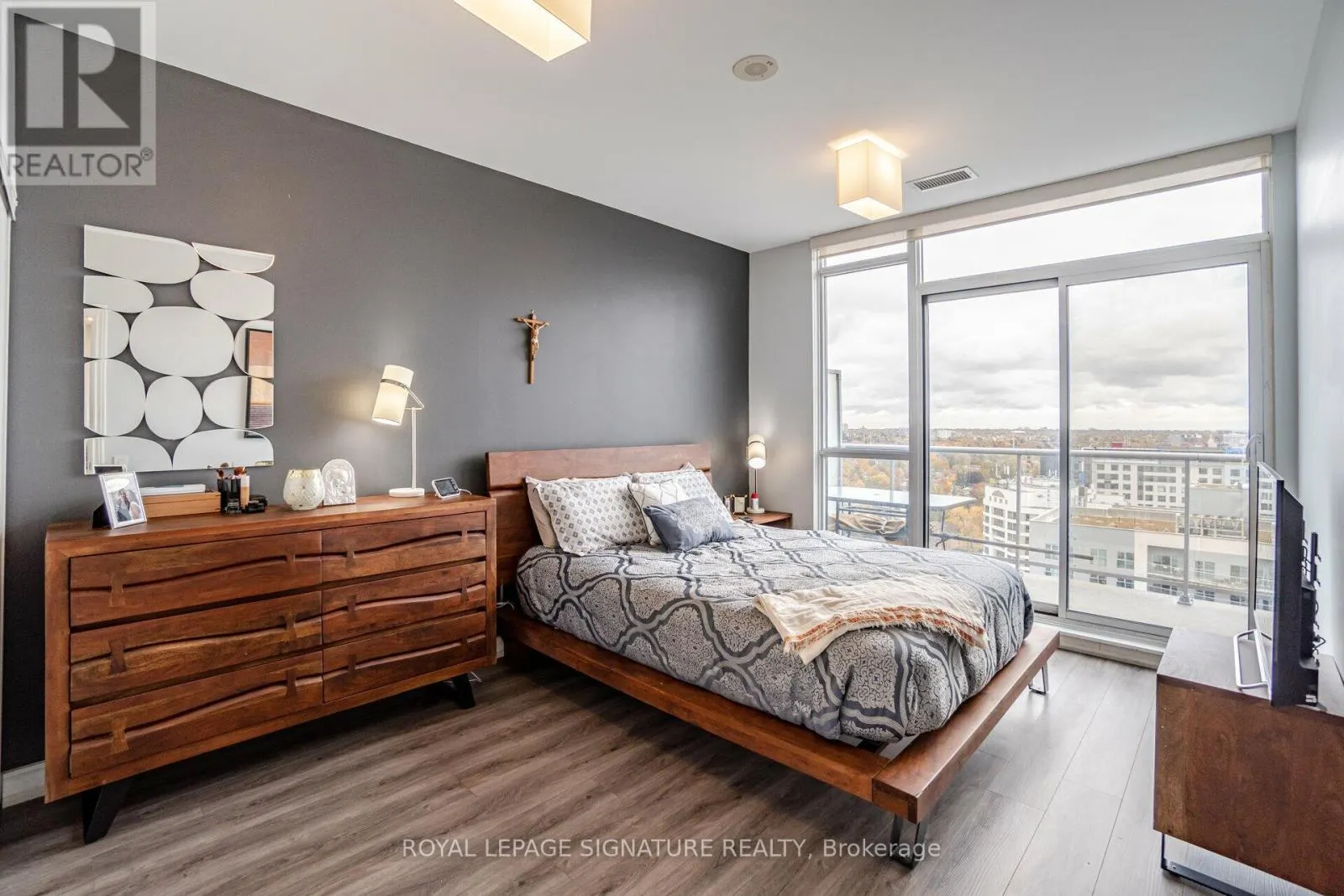 PH01 - 1328 BIRCHMOUNT ROAD