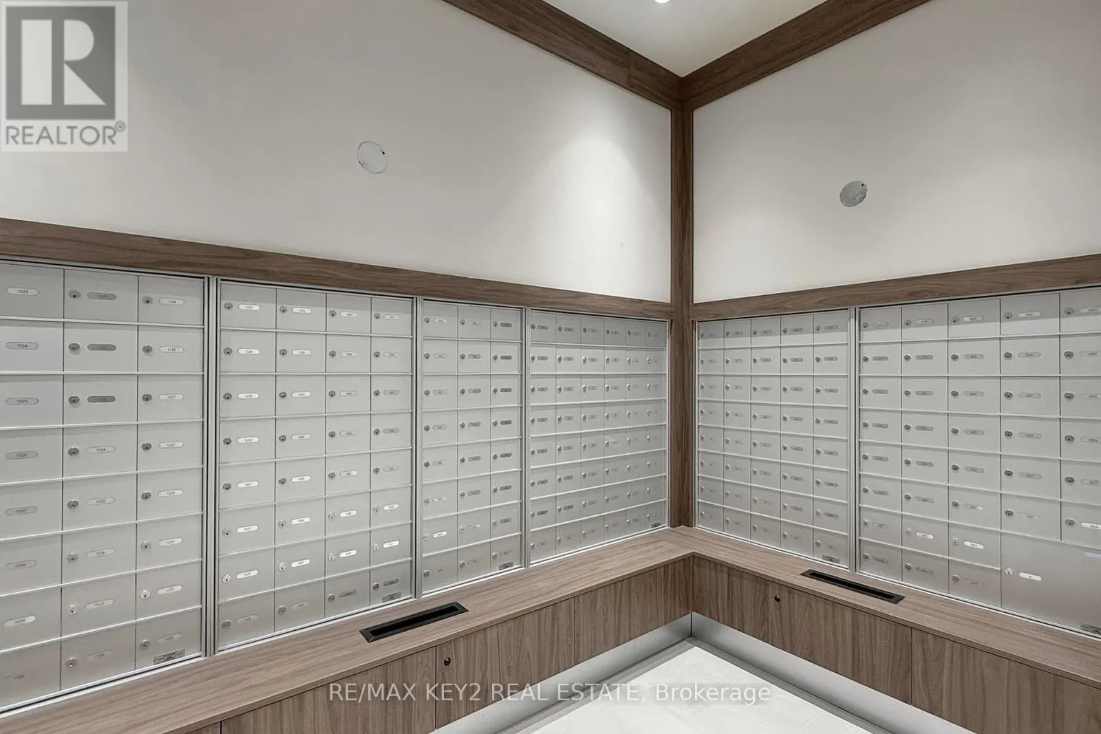 427 - 3270 SHEPPARD AVENUE E