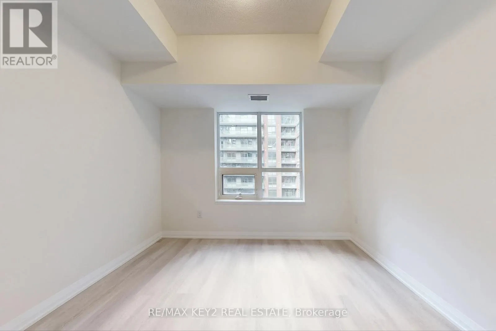 427 - 3270 SHEPPARD AVENUE E