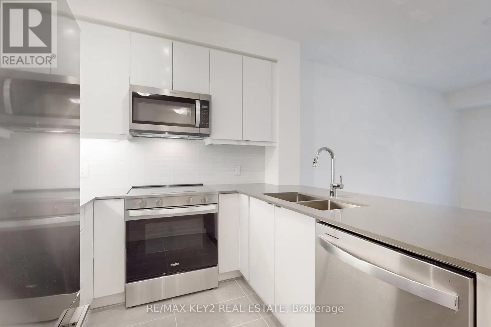 427 - 3270 SHEPPARD AVENUE E