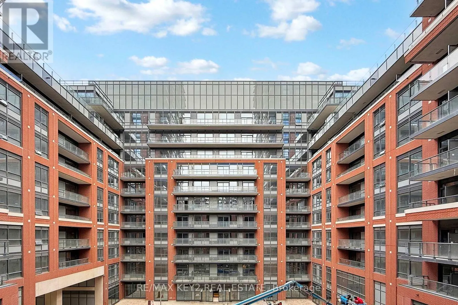 427 - 3270 SHEPPARD AVENUE E