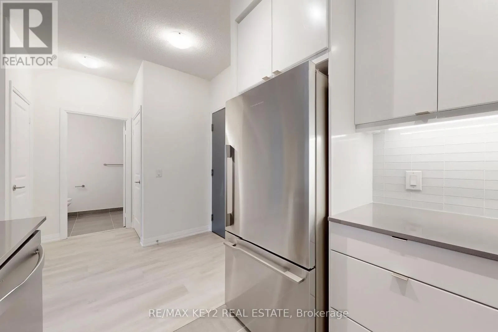 427 - 3270 SHEPPARD AVENUE E