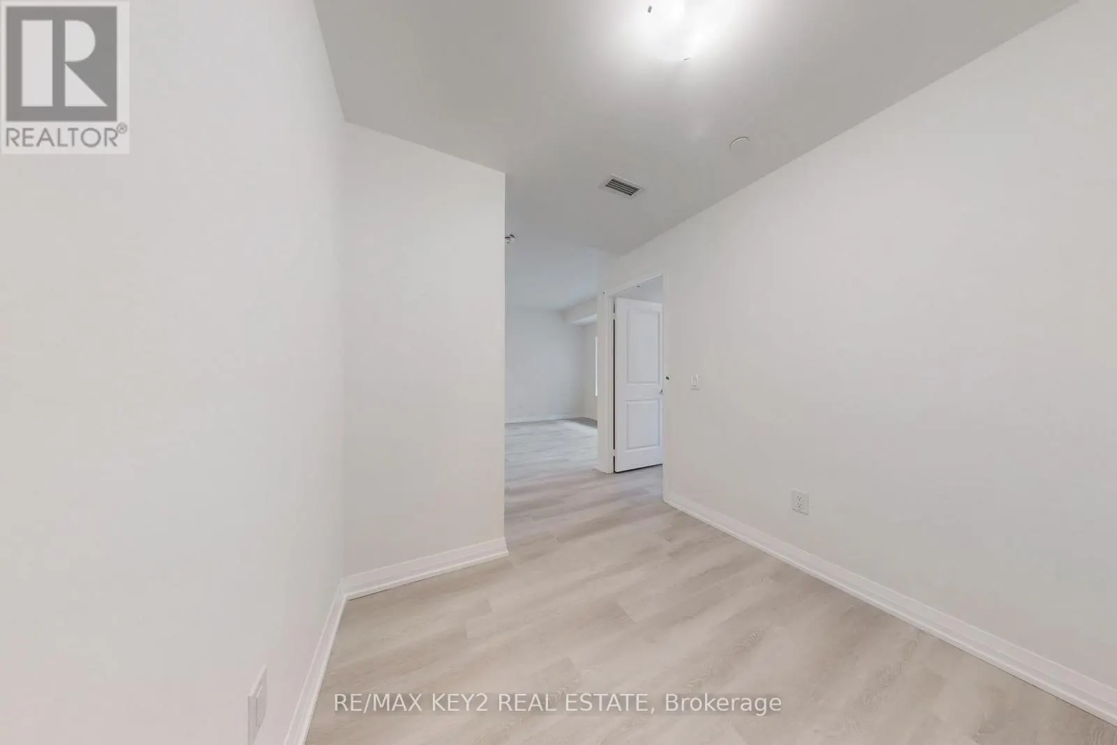 427 - 3270 SHEPPARD AVENUE E