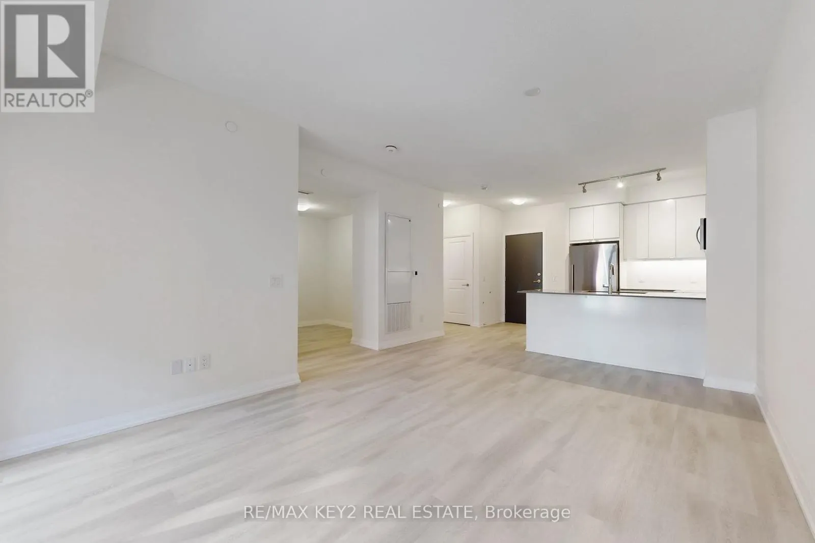 427 - 3270 SHEPPARD AVENUE E