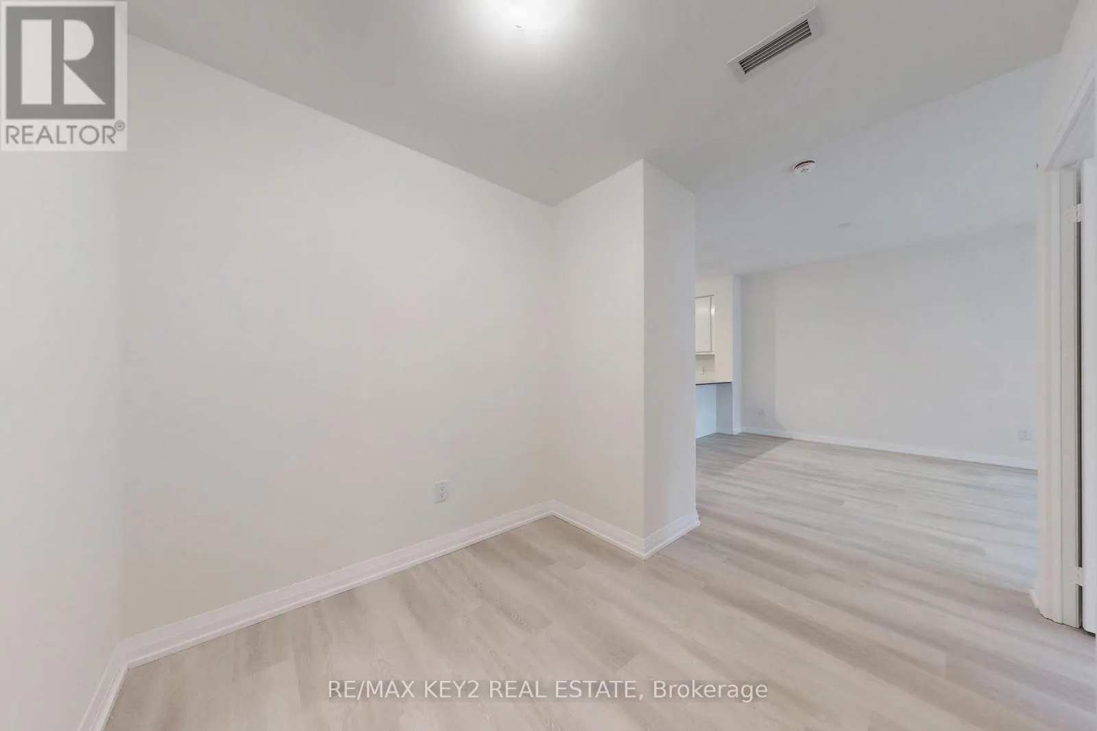 427 - 3270 SHEPPARD AVENUE E