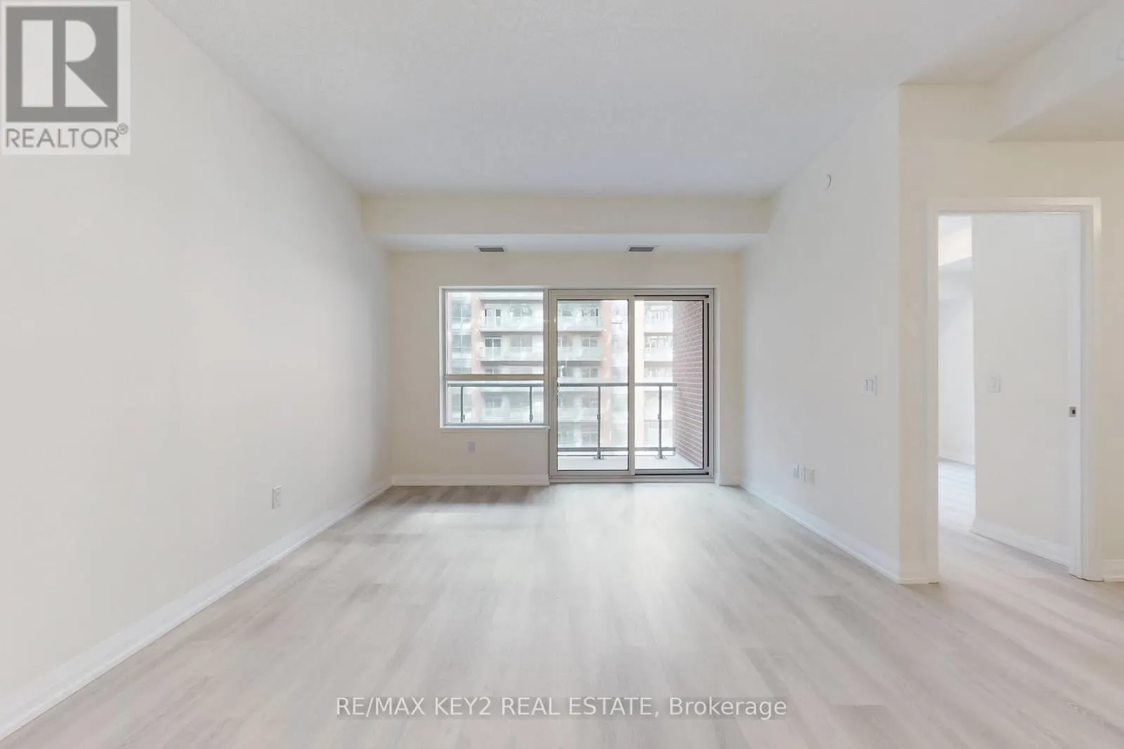 427 - 3270 SHEPPARD AVENUE E