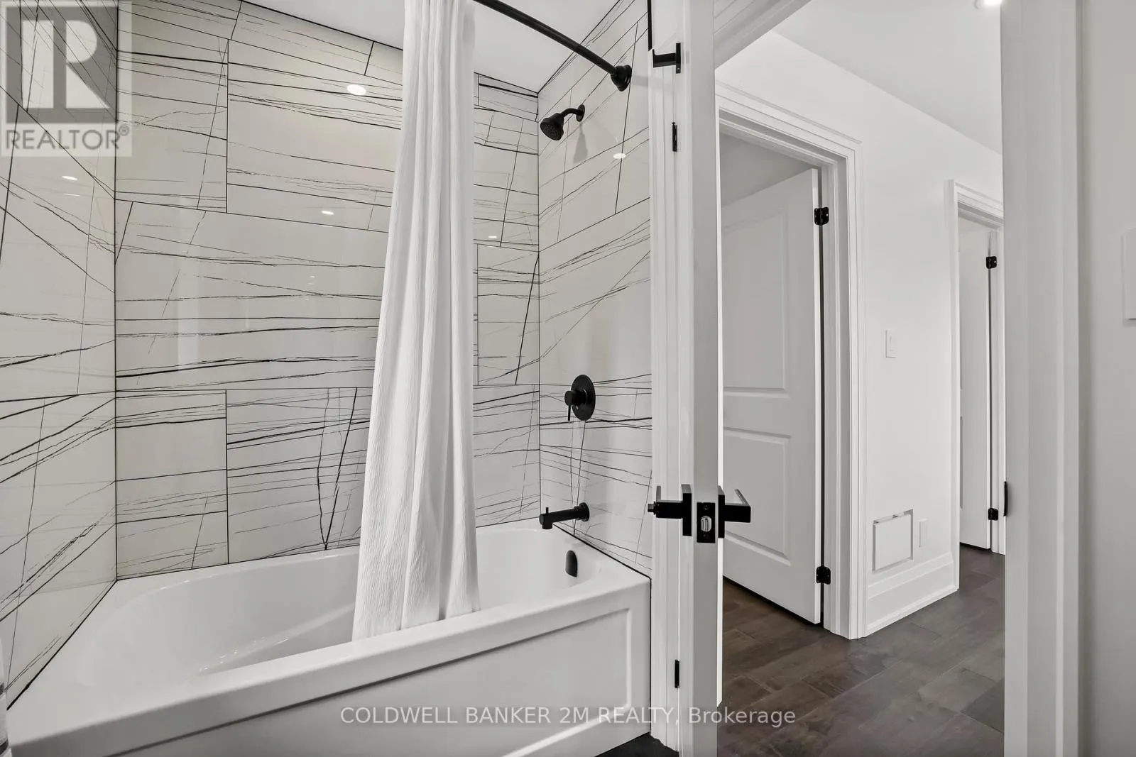 128 BUCKINGHAM AVENUE