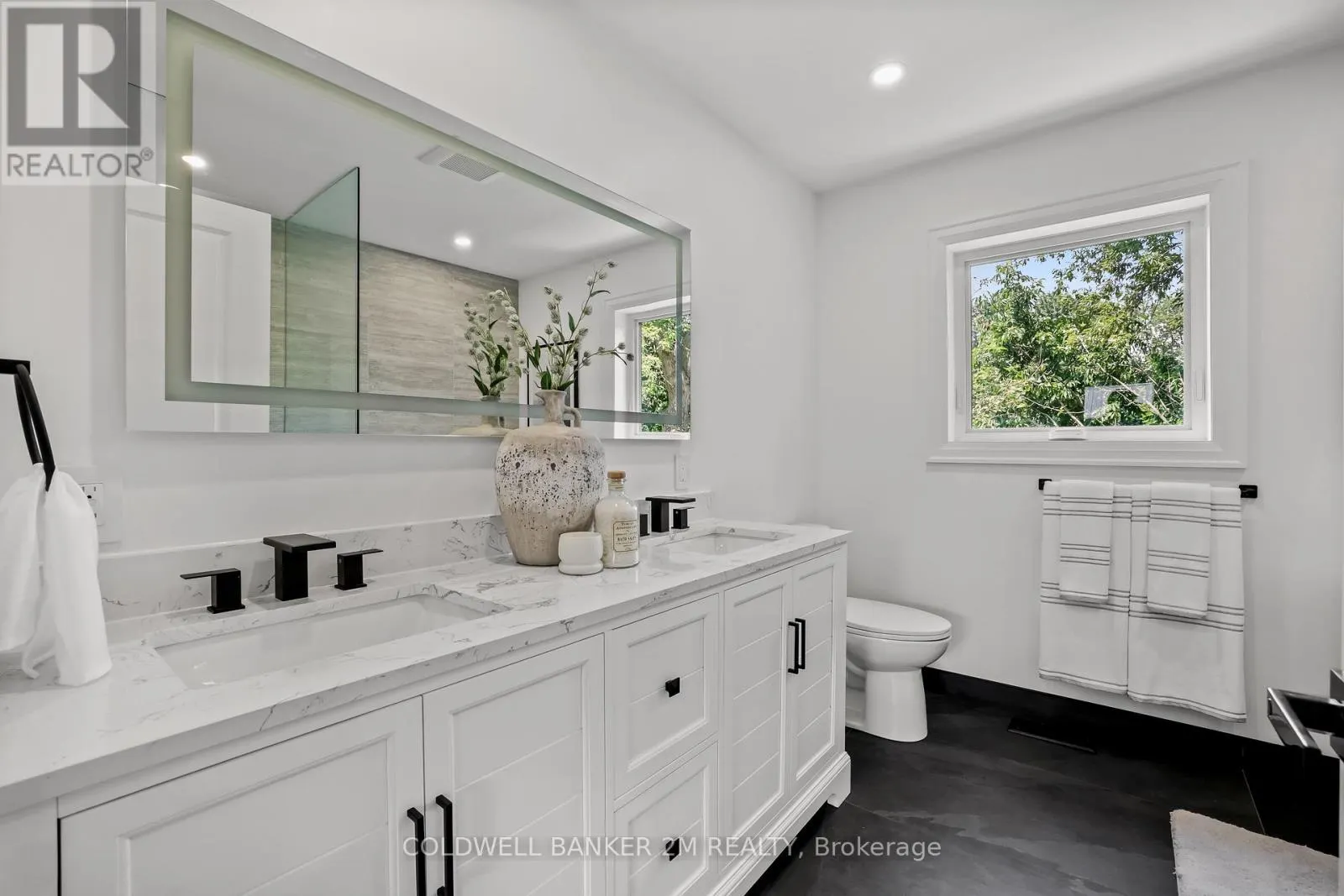 128 BUCKINGHAM AVENUE