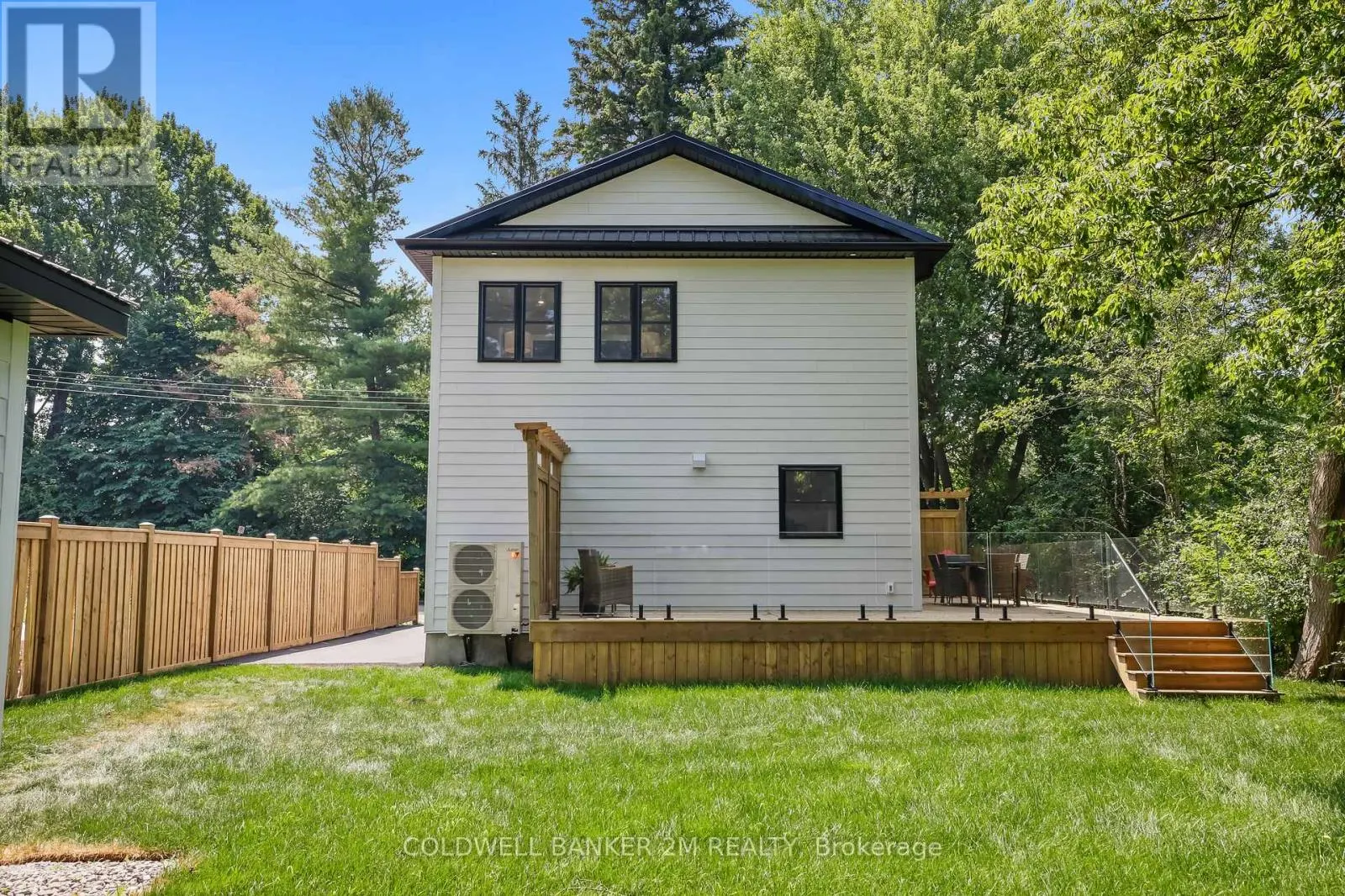 128 BUCKINGHAM AVENUE